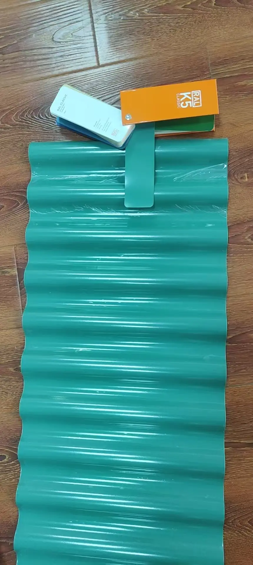 如何評估彩鋼板生產(chǎn)廠(chǎng)，哪個(gè)值得選？這里為你深度剖析