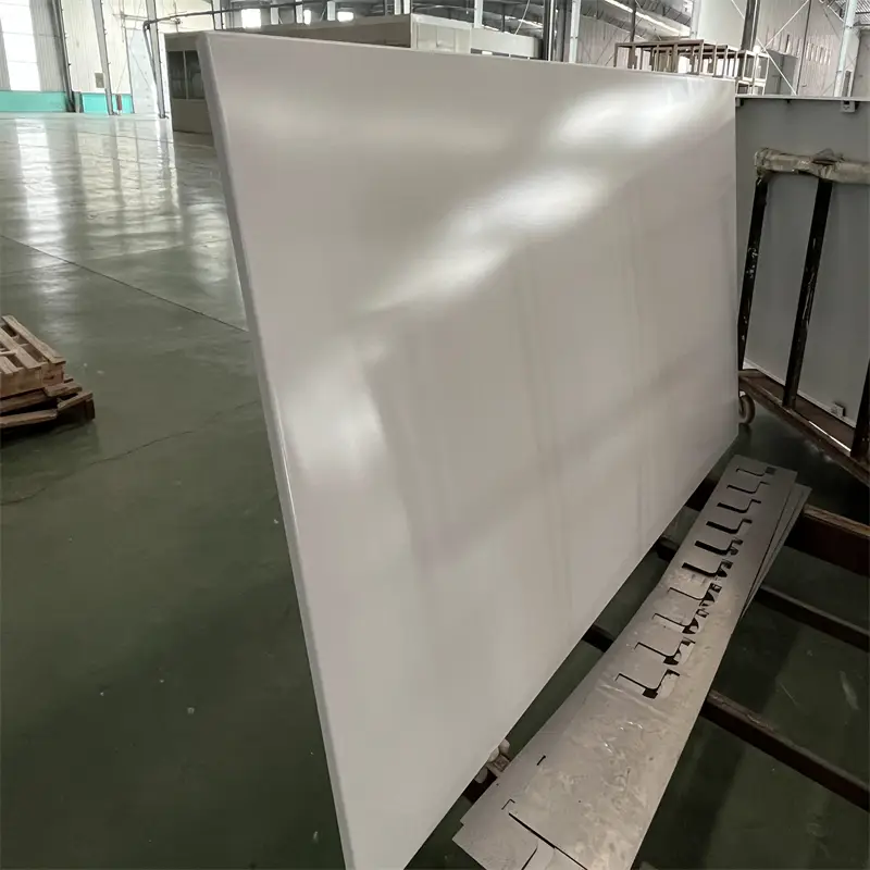 你在地鐵、高鐵站見(jiàn)過(guò)的那些光潔墻面，多半用了搪瓷鋼板！